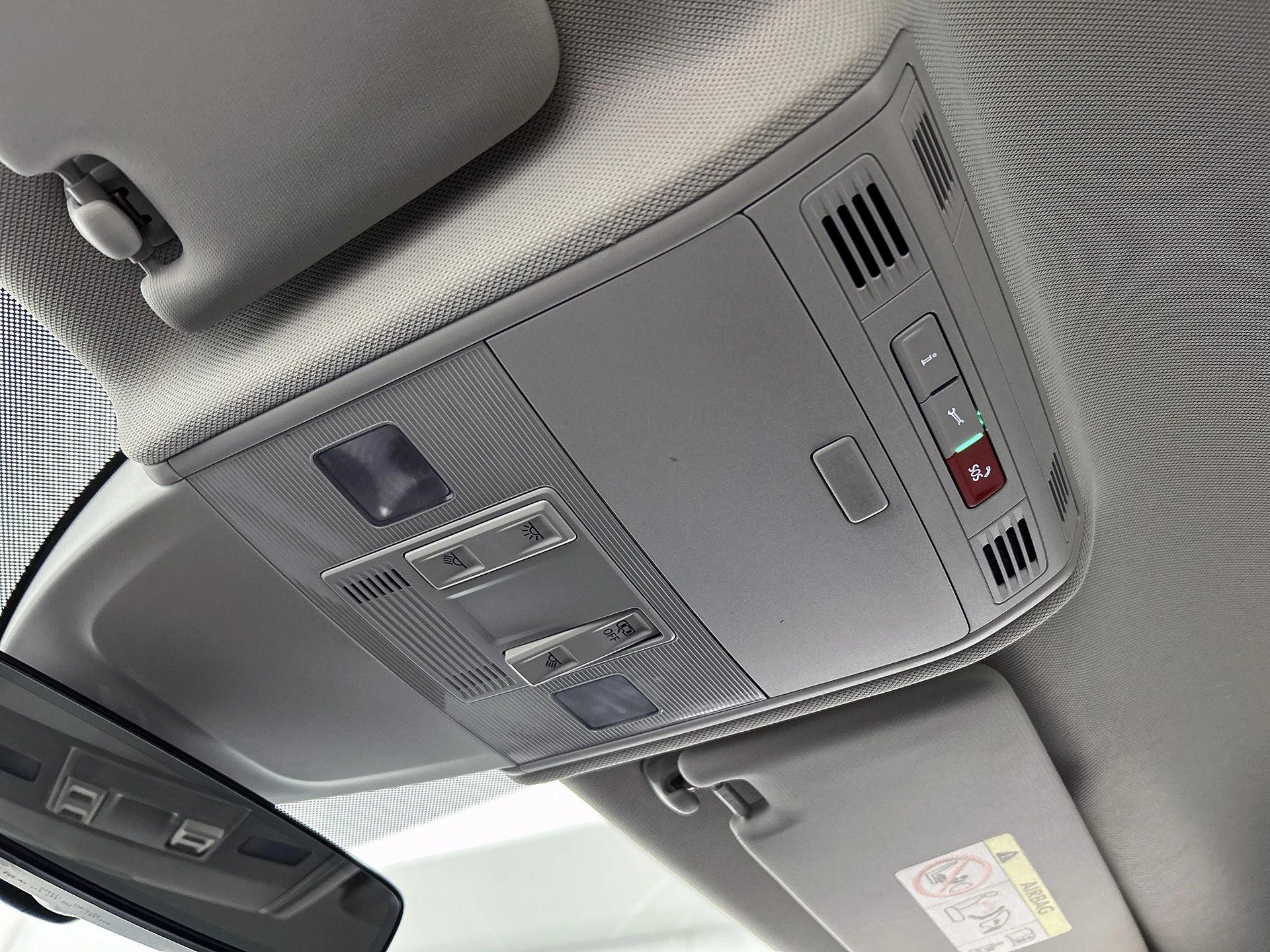 Volkswagen-Polo-image-12