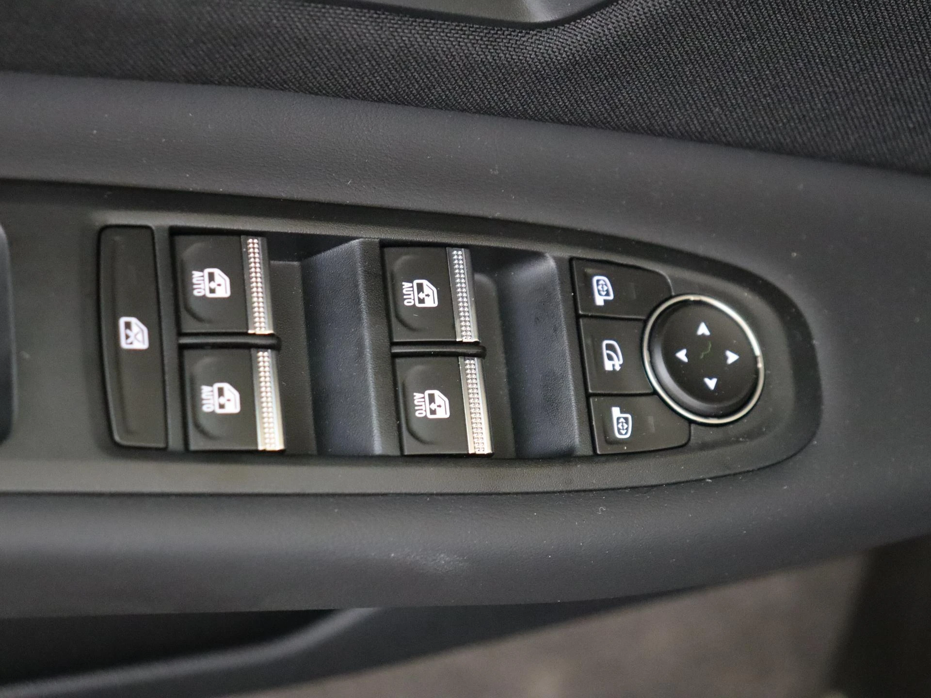 Nissan-Micra-image-24