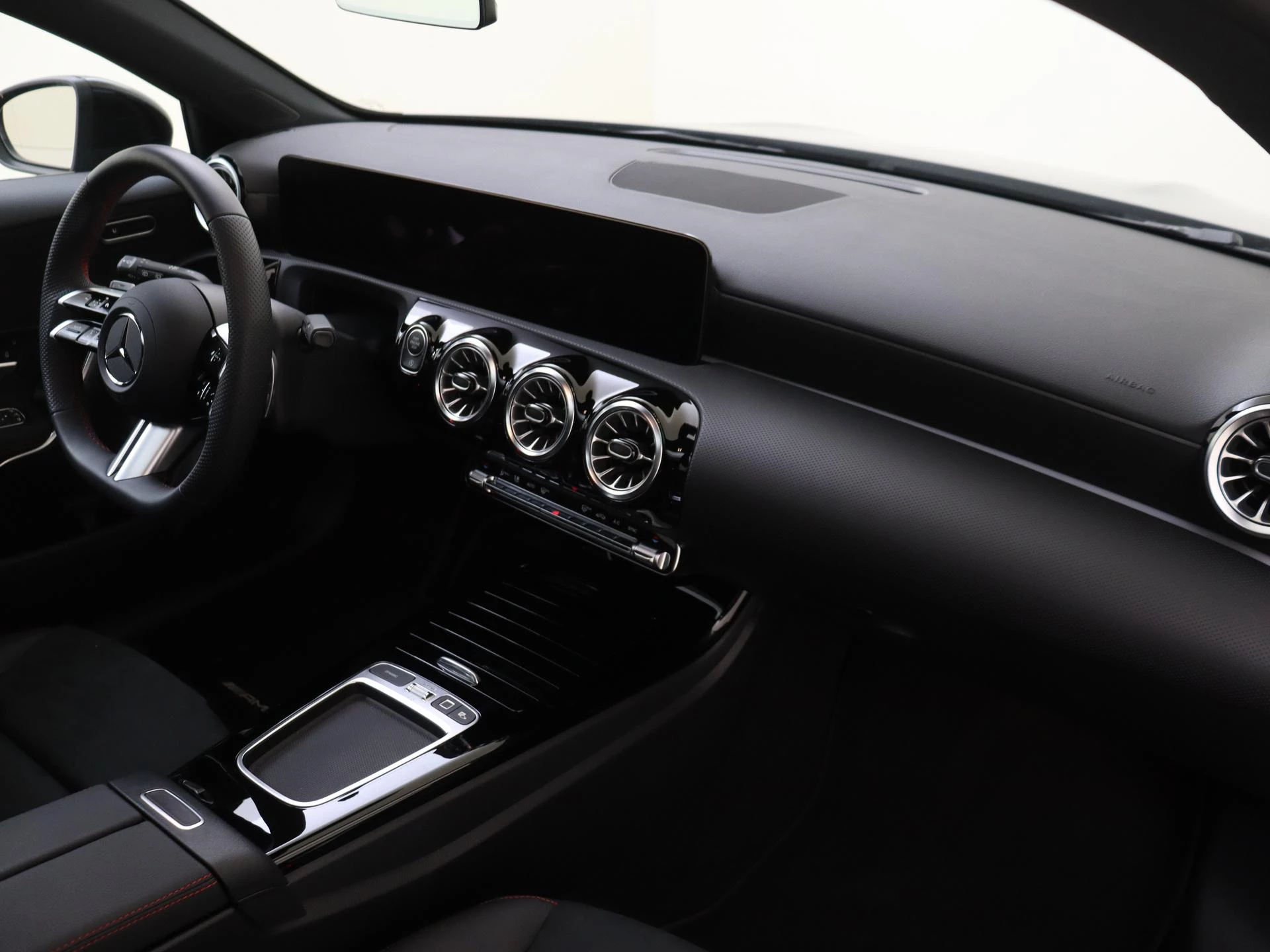 Mercedes-Benz-A-Klasse-image-4
