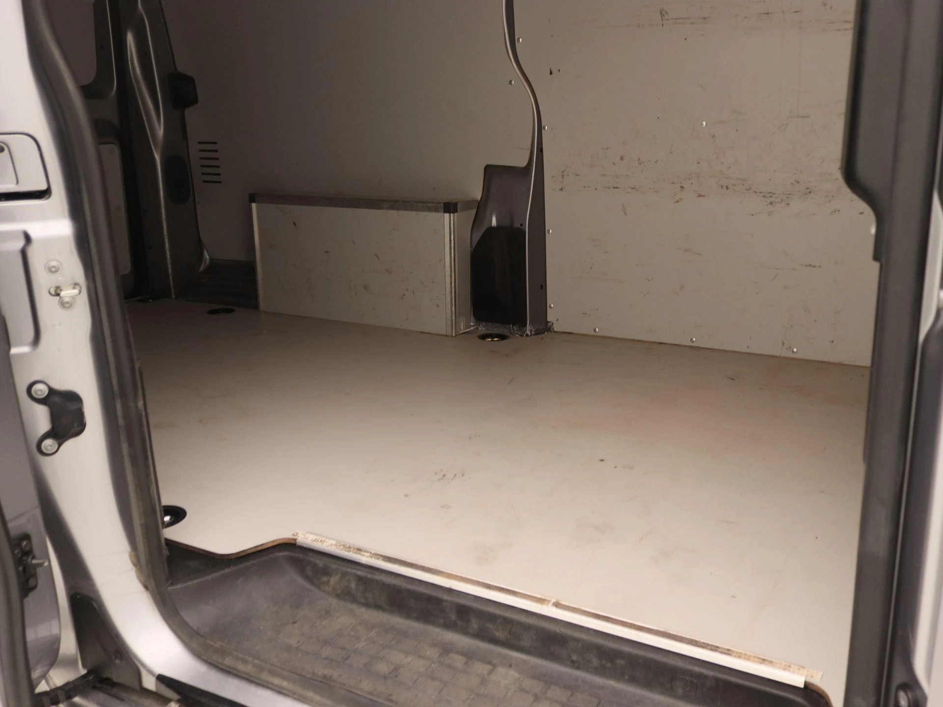 Opel-Vivaro-image-21
