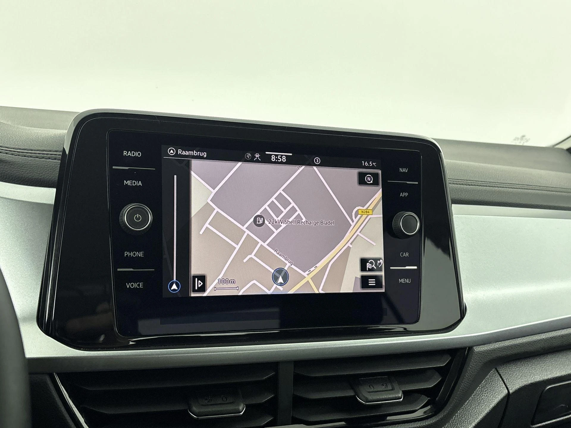 Volkswagen-T-Roc-image-11