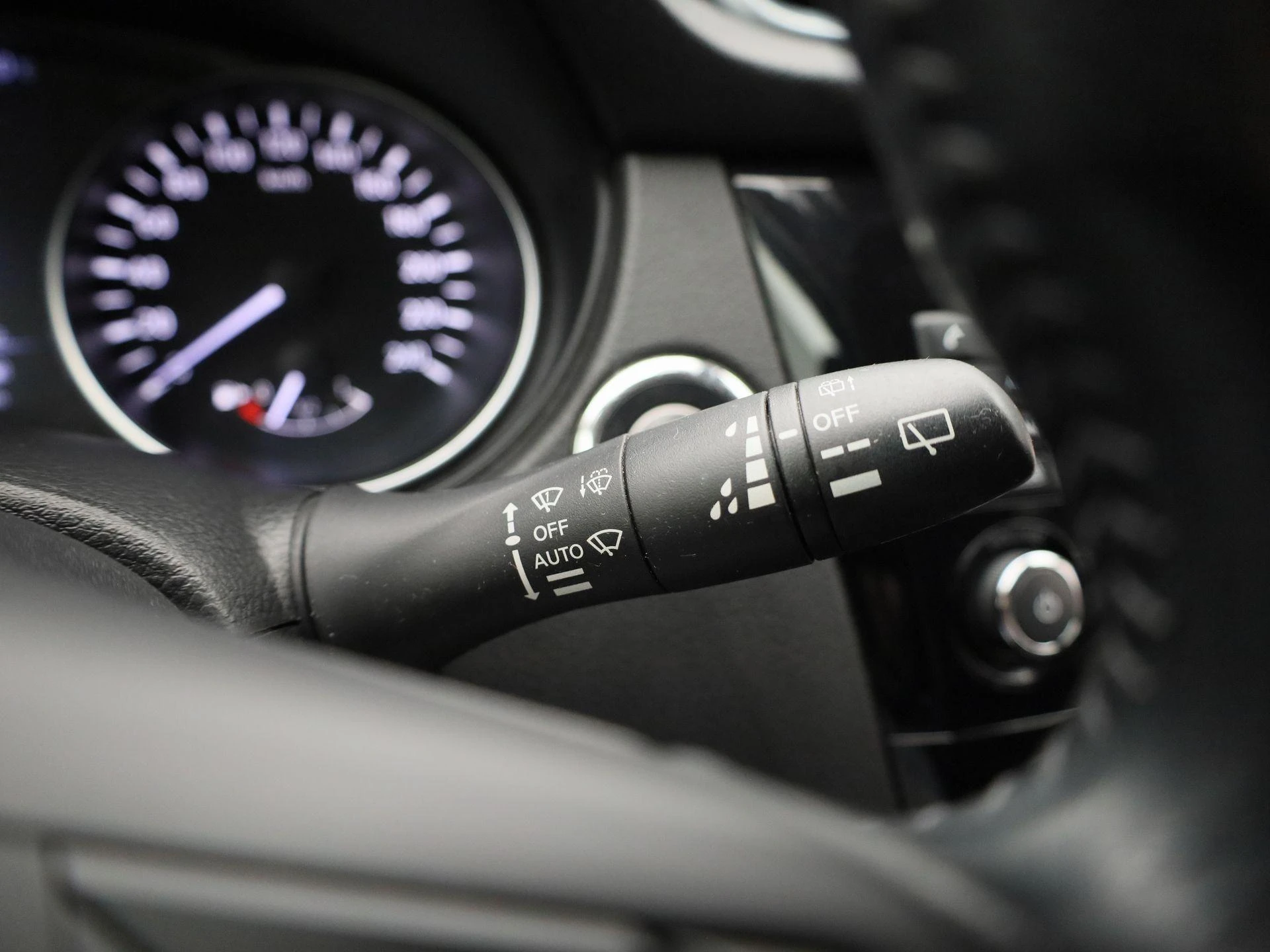 Nissan-QASHQAI-image-19