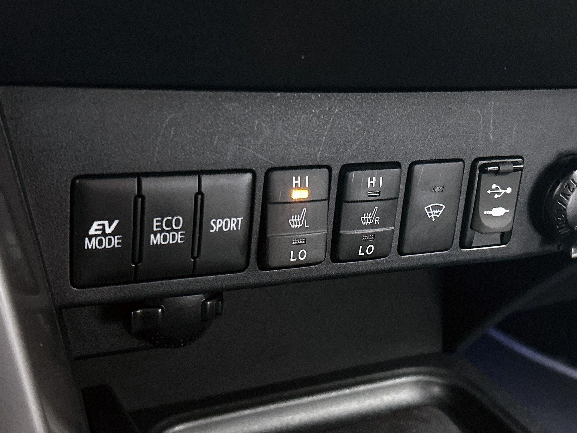 Toyota-RAV4-image-7