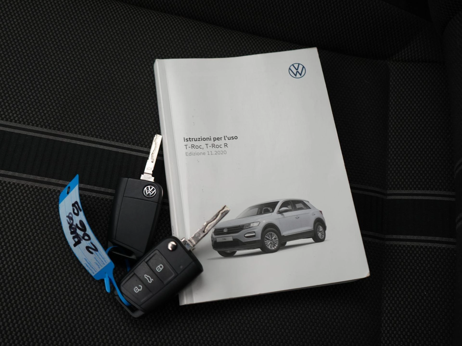 Volkswagen-T-Roc-image-31