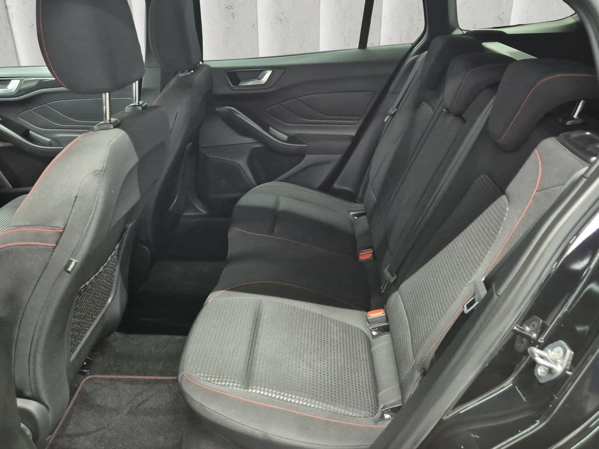 Ford Focus ST-Line X Turnier Aut.*AHK*ACC*HUD*KAM*NAVI*WINTER-PKT.