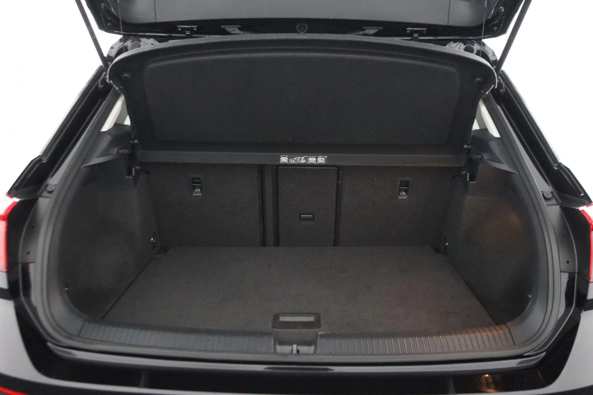 Volkswagen-T-Roc-image-19