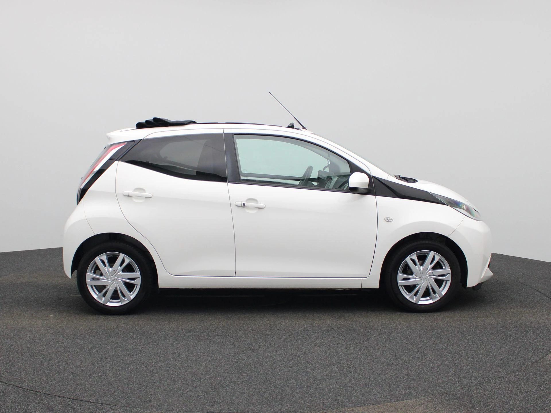 Toyota Aygo 1.0 VVT-i x-wave