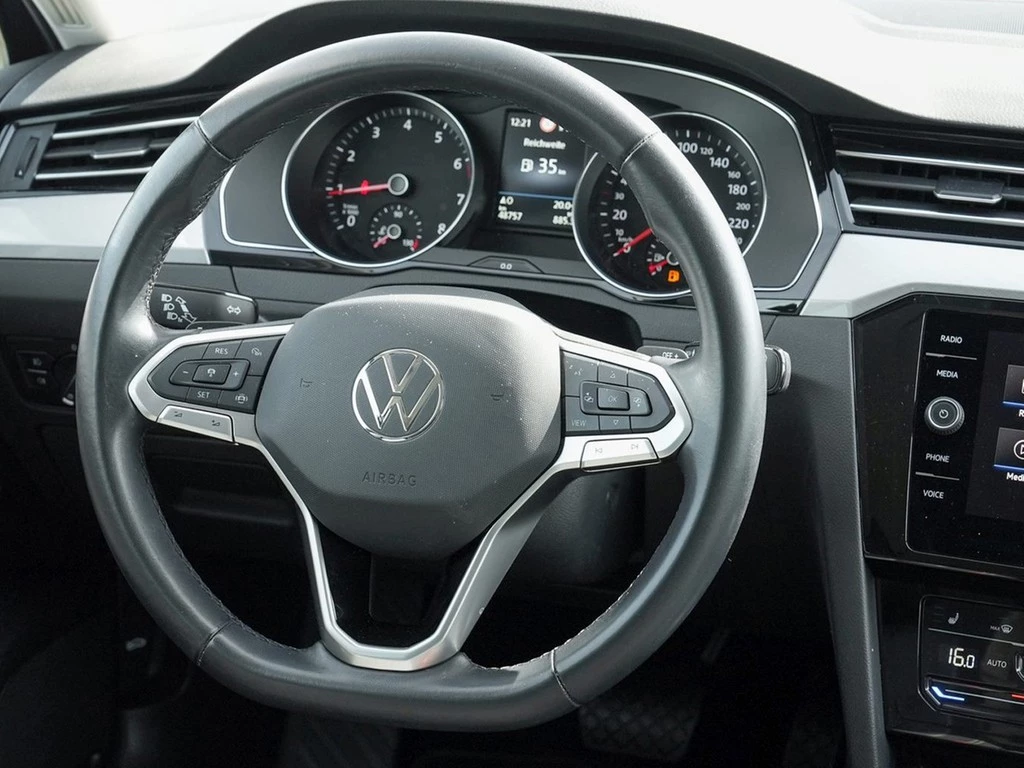 Volkswagen Passat Variant 1.5 TSI DSG Business *LED*AHK*Navi*App-Connect*ACC*PDC*Front-Assist*Climatronic*Sitzh