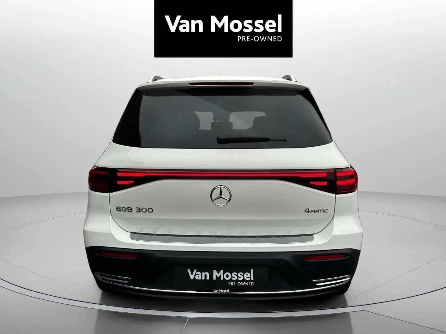 Mercedes-Benz-EQB-image-5