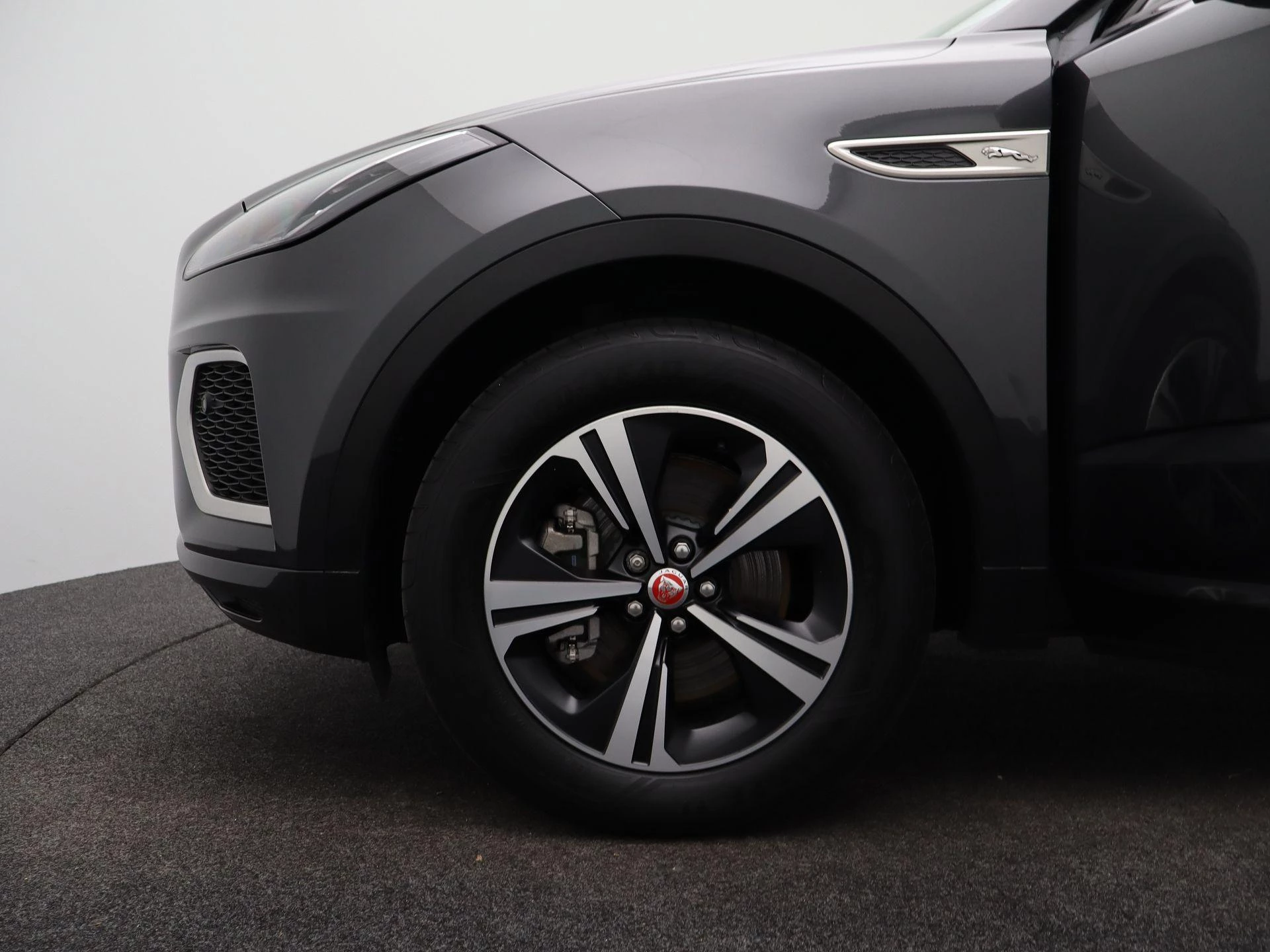 Jaguar-E-PACE-image-14