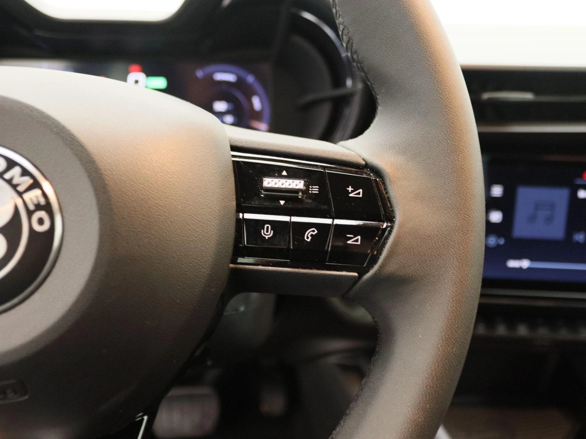 Alfa Romeo-Junior-image-15