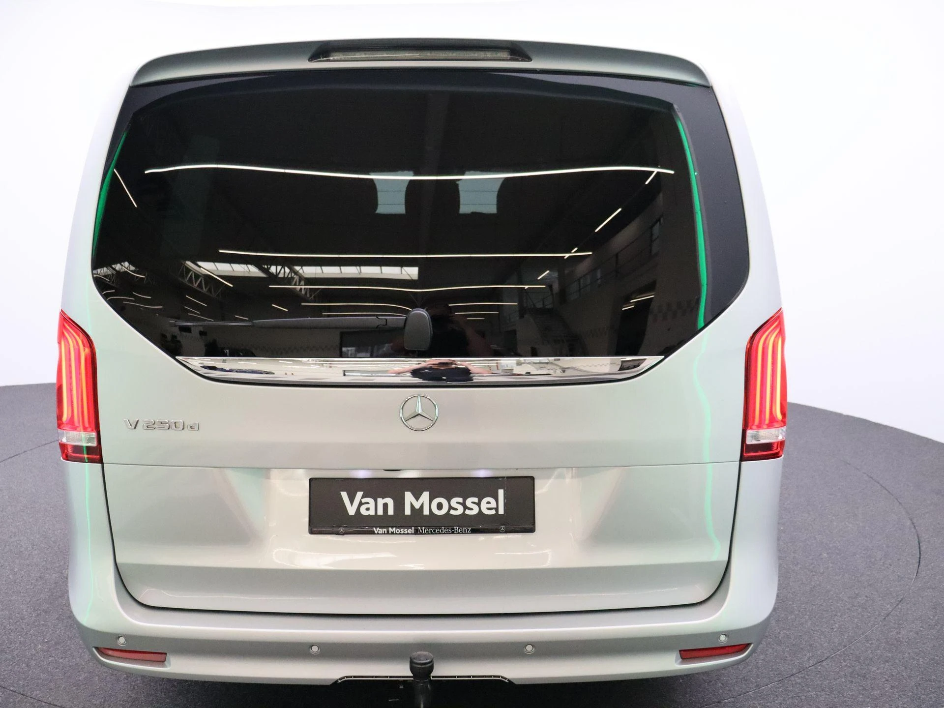 Mercedes-Benz-Classe V-image-25