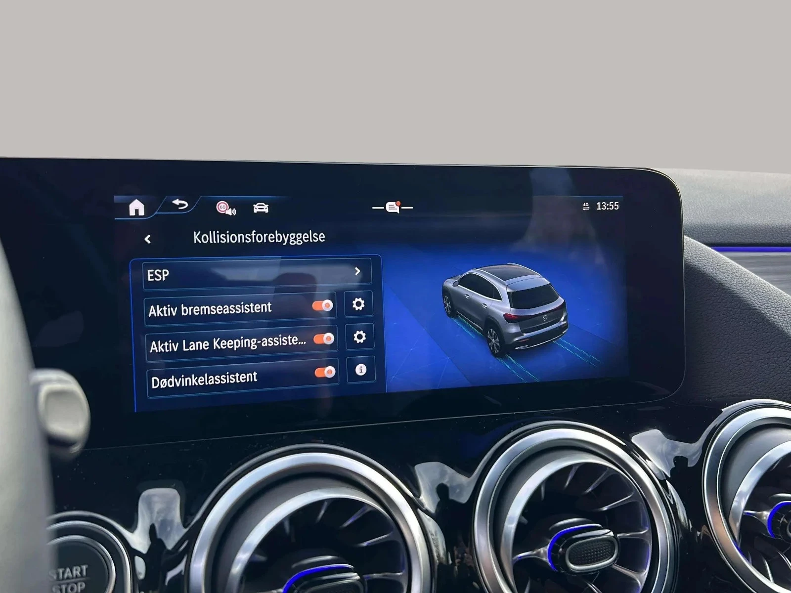 Mercedes-Benz-EQA-image-17