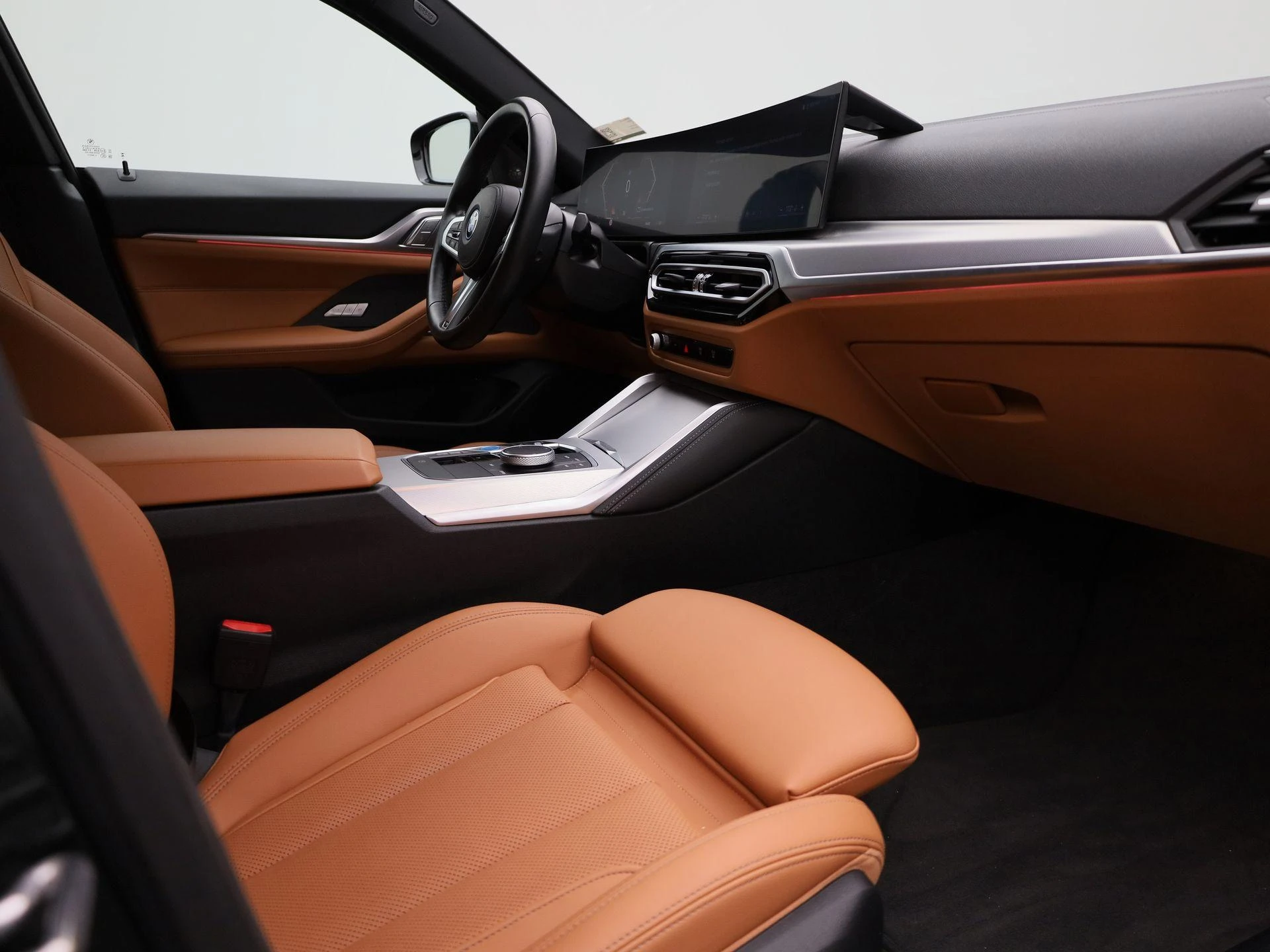 BMW-i4-image-46