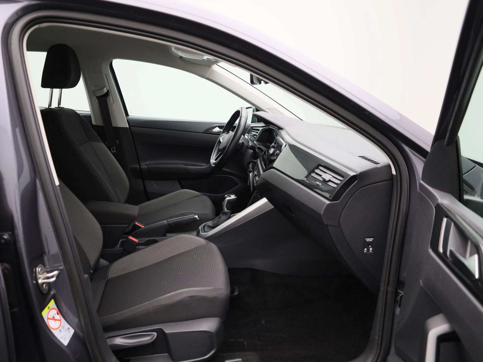 Volkswagen-Polo-image-31