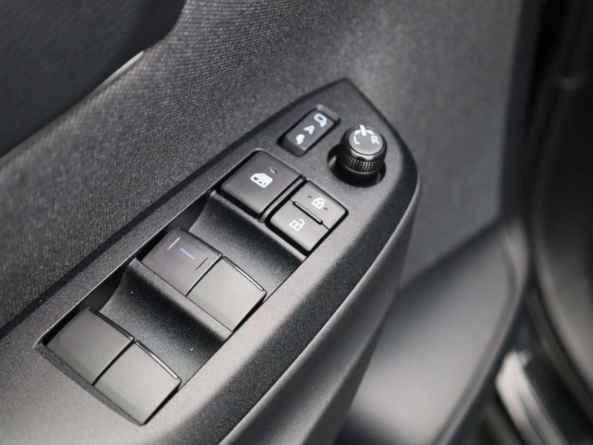 Toyota-Yaris Cross-image-23