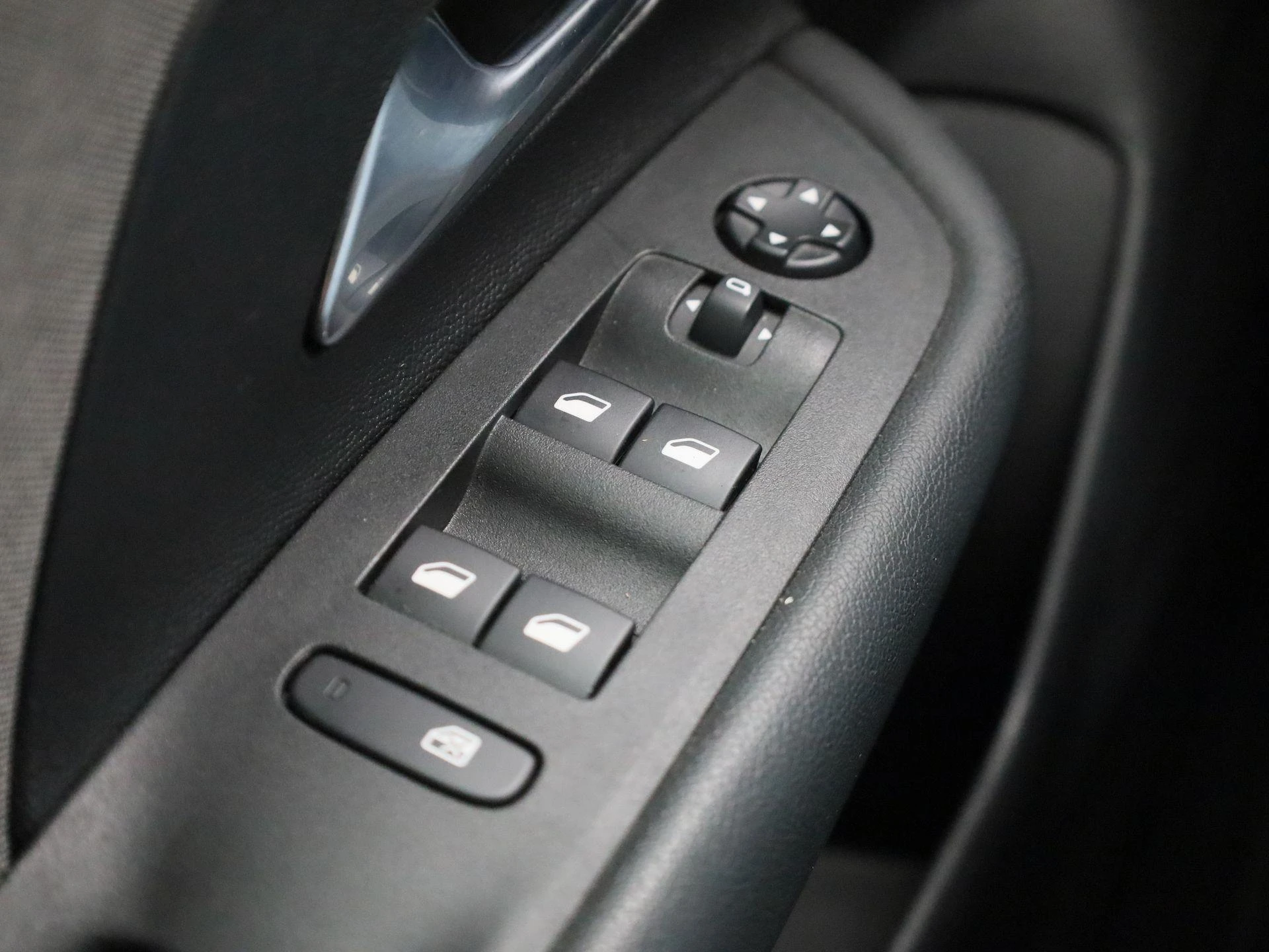 Opel-Mokka-e-image-25