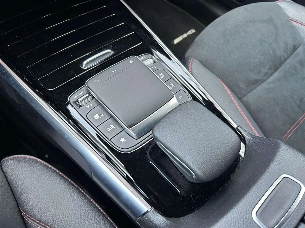 Mercedes-Benz-EQB-image-13