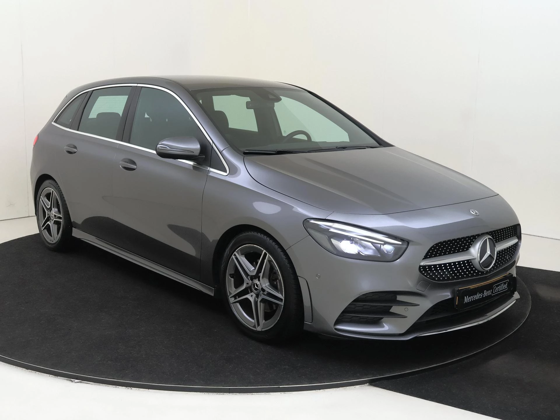 Mercedes-Benz-B-Klasse-image-1