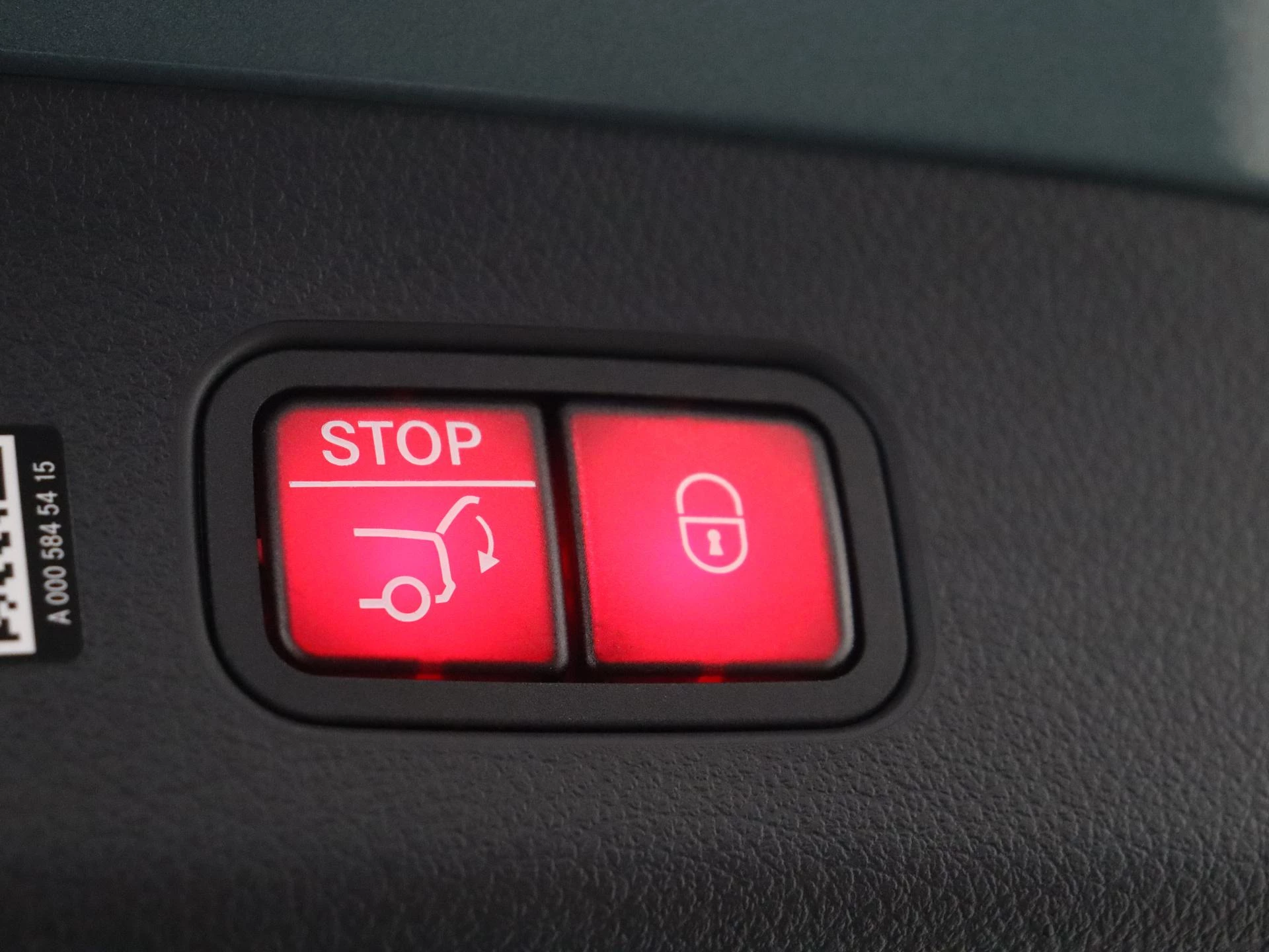 Mercedes-Benz-GLC-image-30