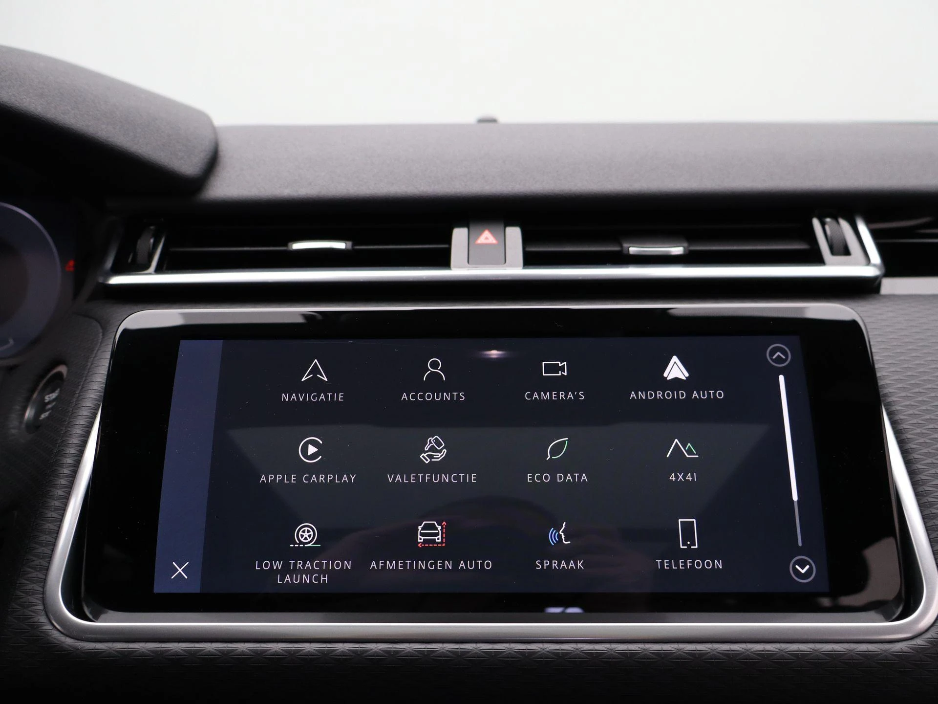 Land Rover-Range Rover Velar-image-17