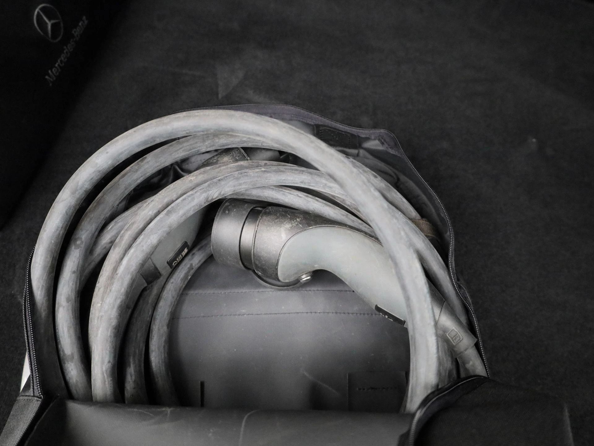 Mercedes-Benz-GLA-image-11