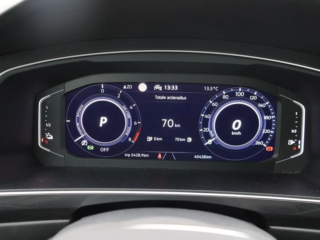 Volkswagen-Tiguan-image-17