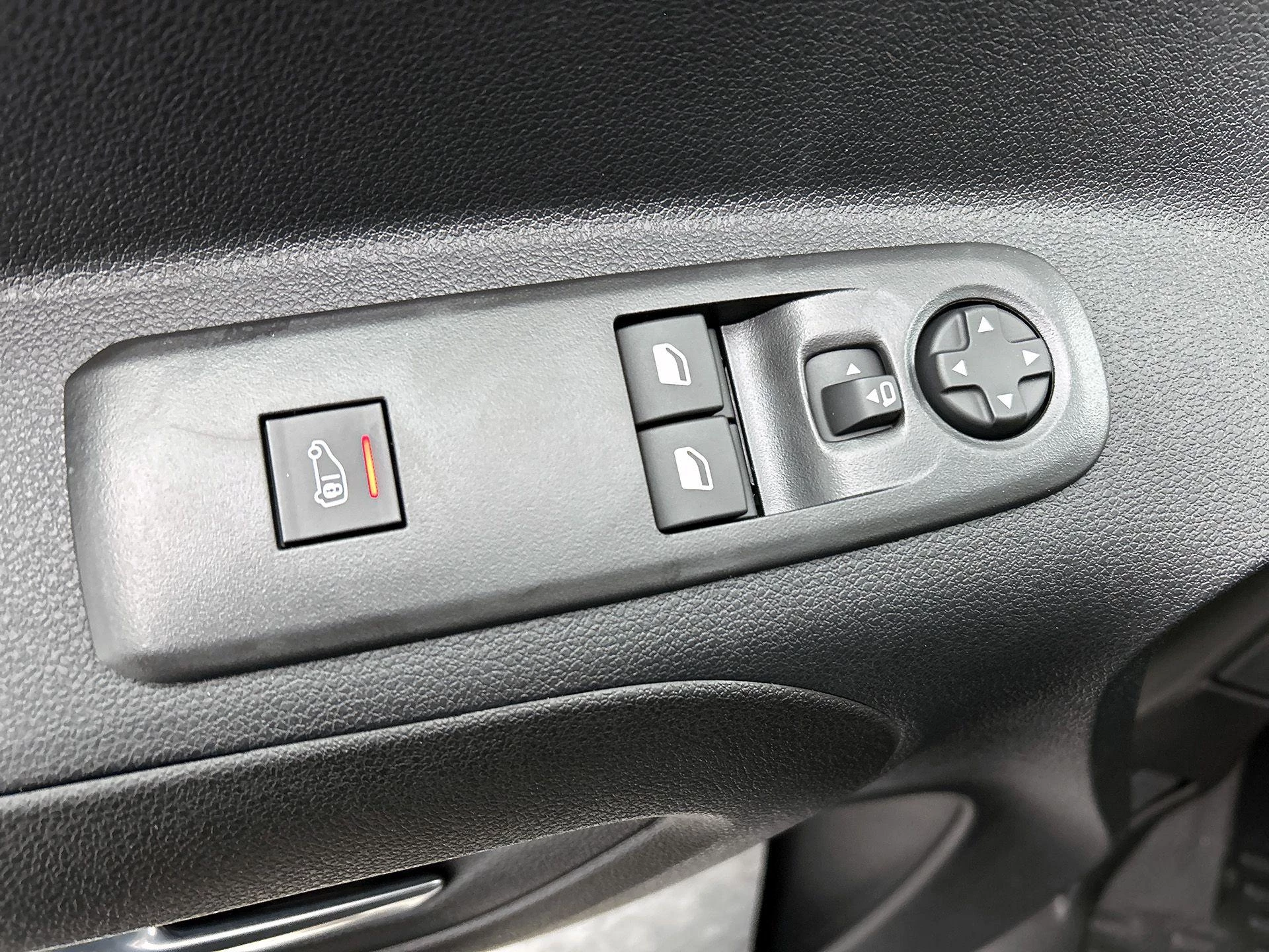 Opel-Combo-e-image-36