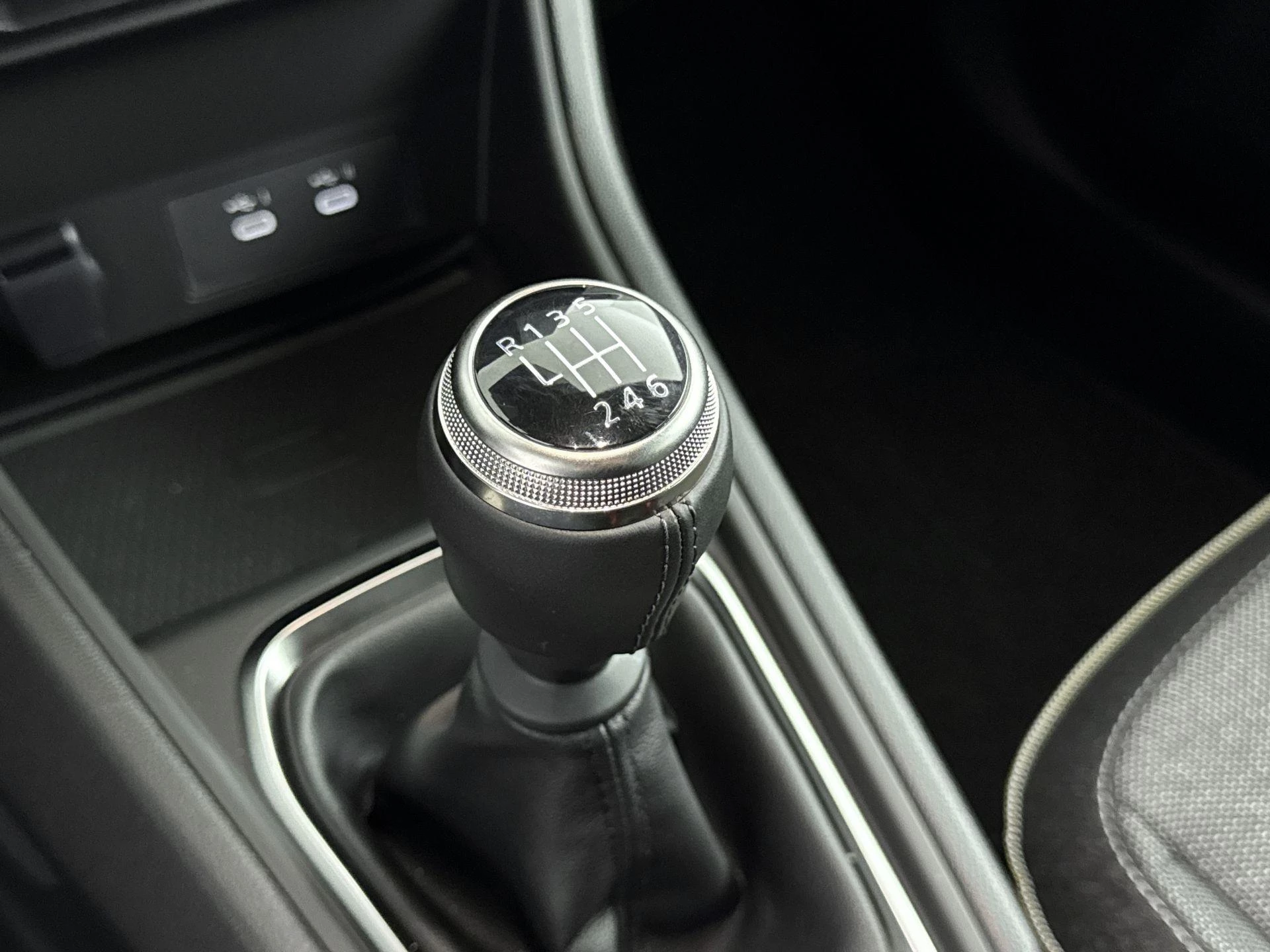 Renault-Captur-image-13