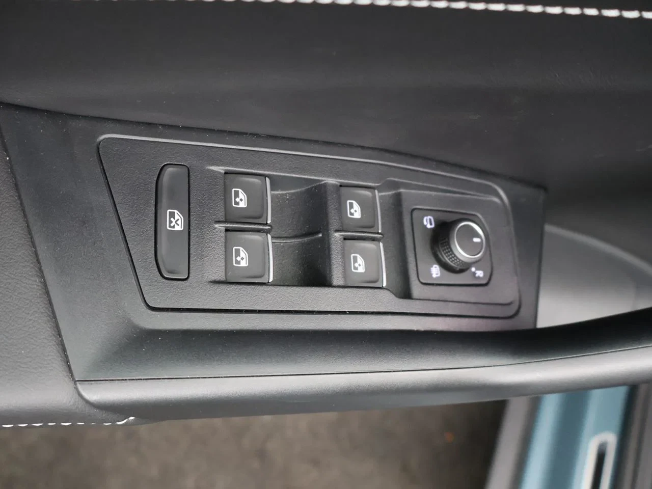 Volkswagen T-Roc T-Roc 1.0 TSI Life 116PK *VIRTUAL COCKPIT*NAVI*PDC*ACC*APP-CONNECT*NAVI*ZETELVERWARMING*...*