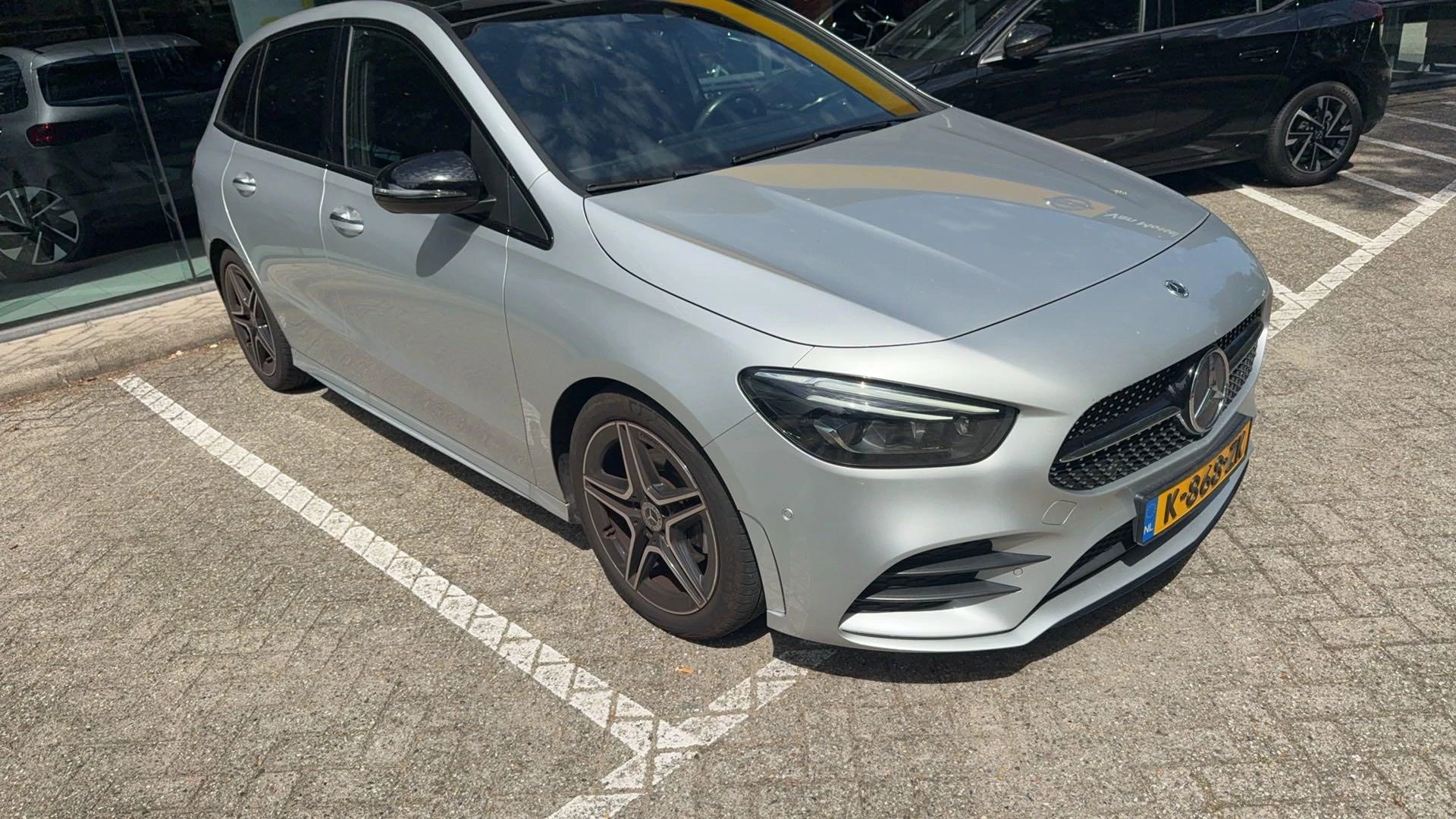 Mercedes-Benz-B-Klasse-image-4