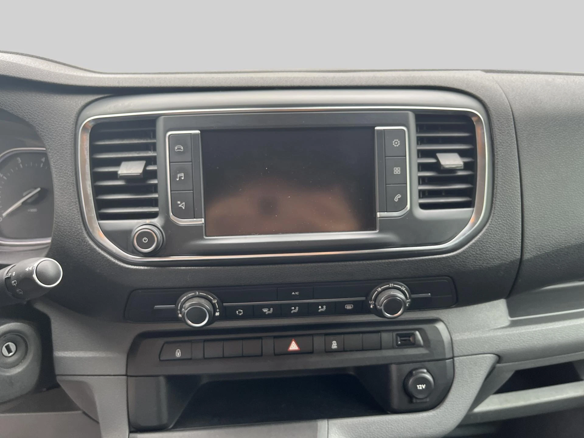 Peugeot-Expert-image-10
