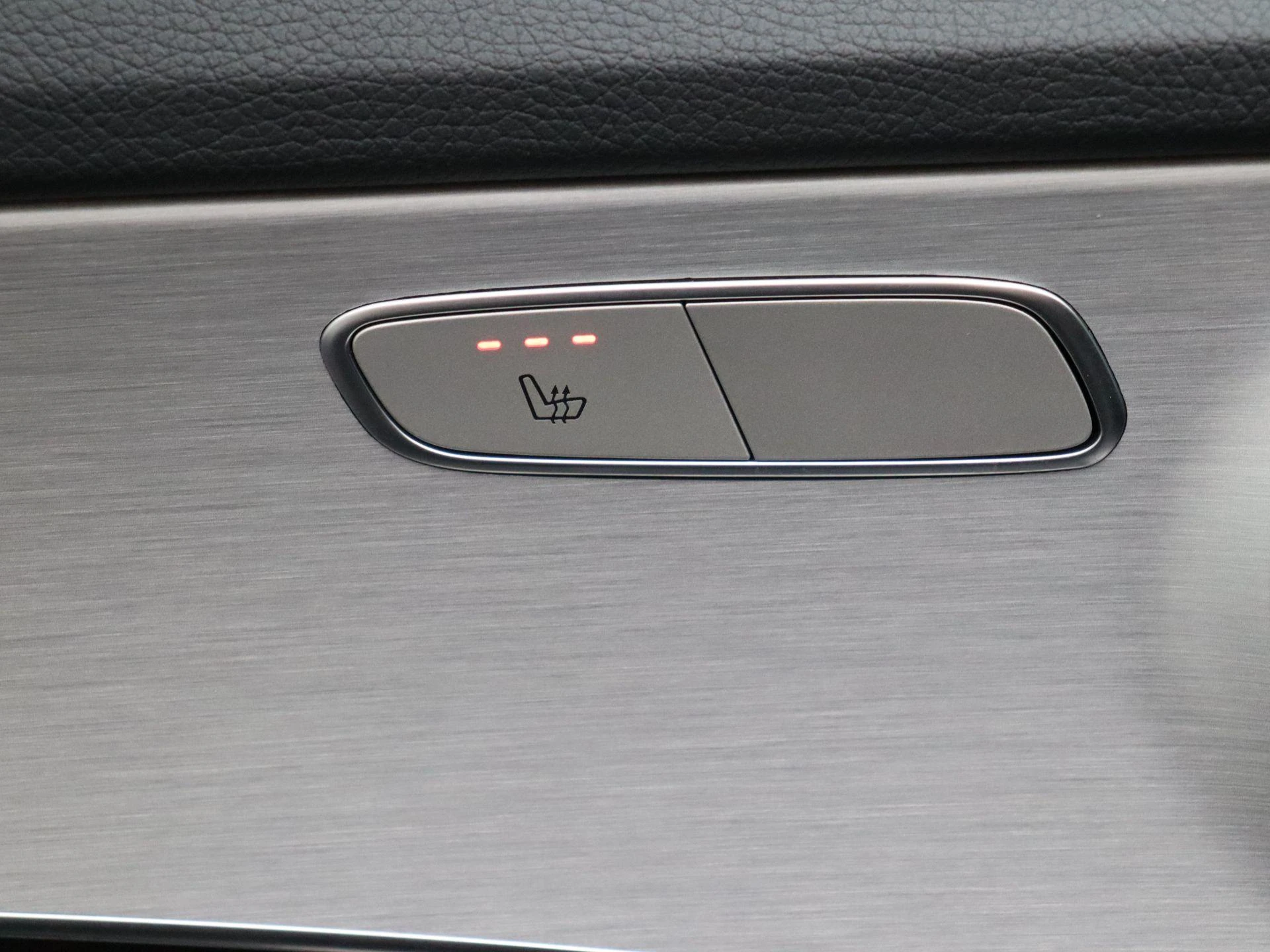Mercedes-Benz-C-Klasse-image-8