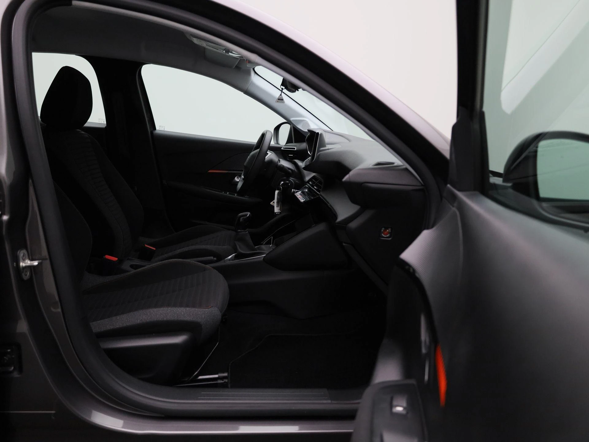 Peugeot-208-image-29