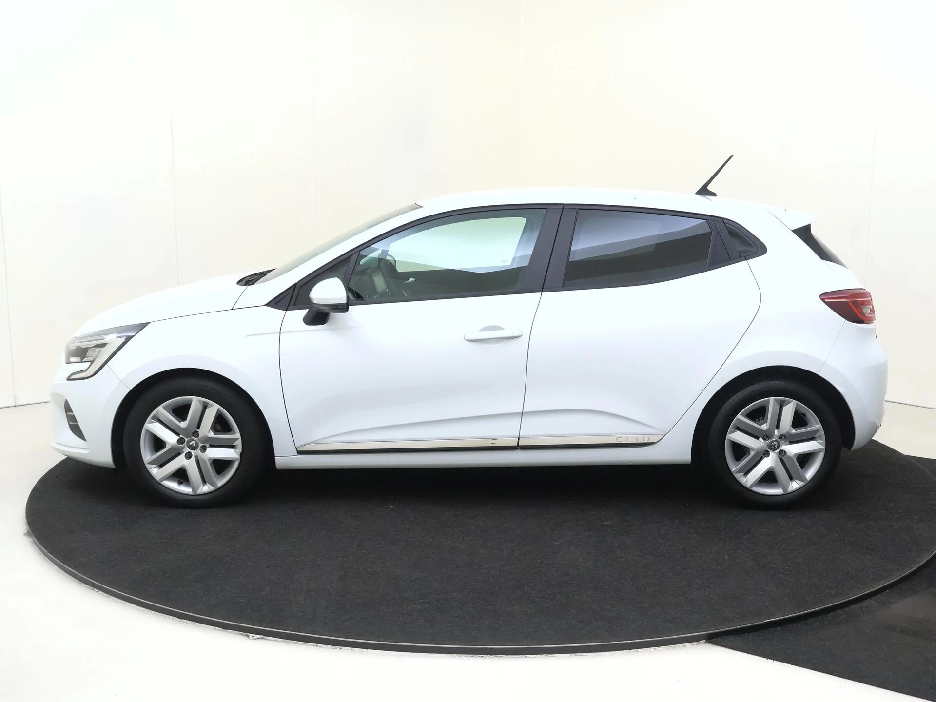 Renault-Clio-image-3