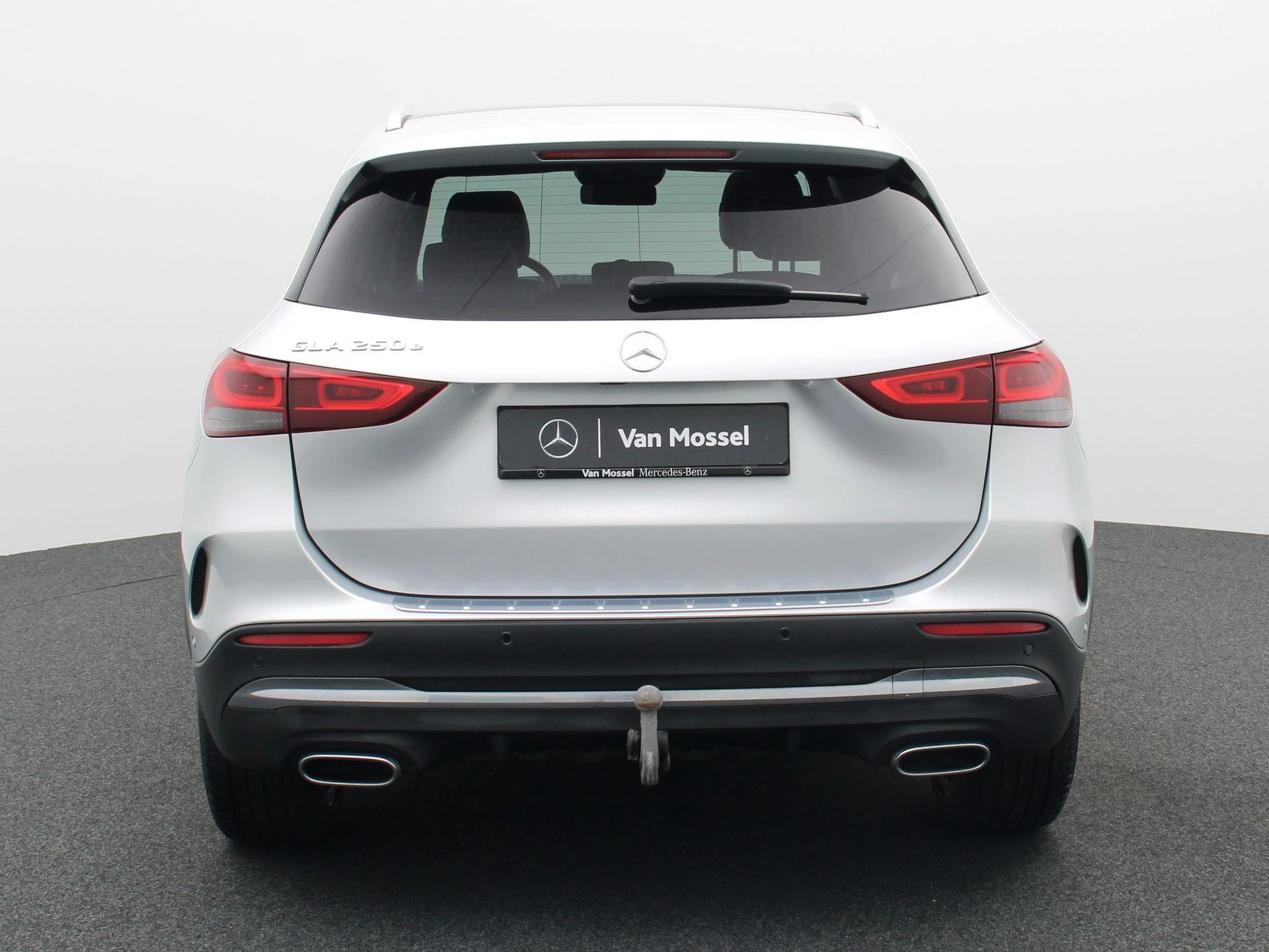 Mercedes-Benz GLA 250e Amg Line + MULTIBEAM + PANO DAK + CARPLAY + TREKHAAK +