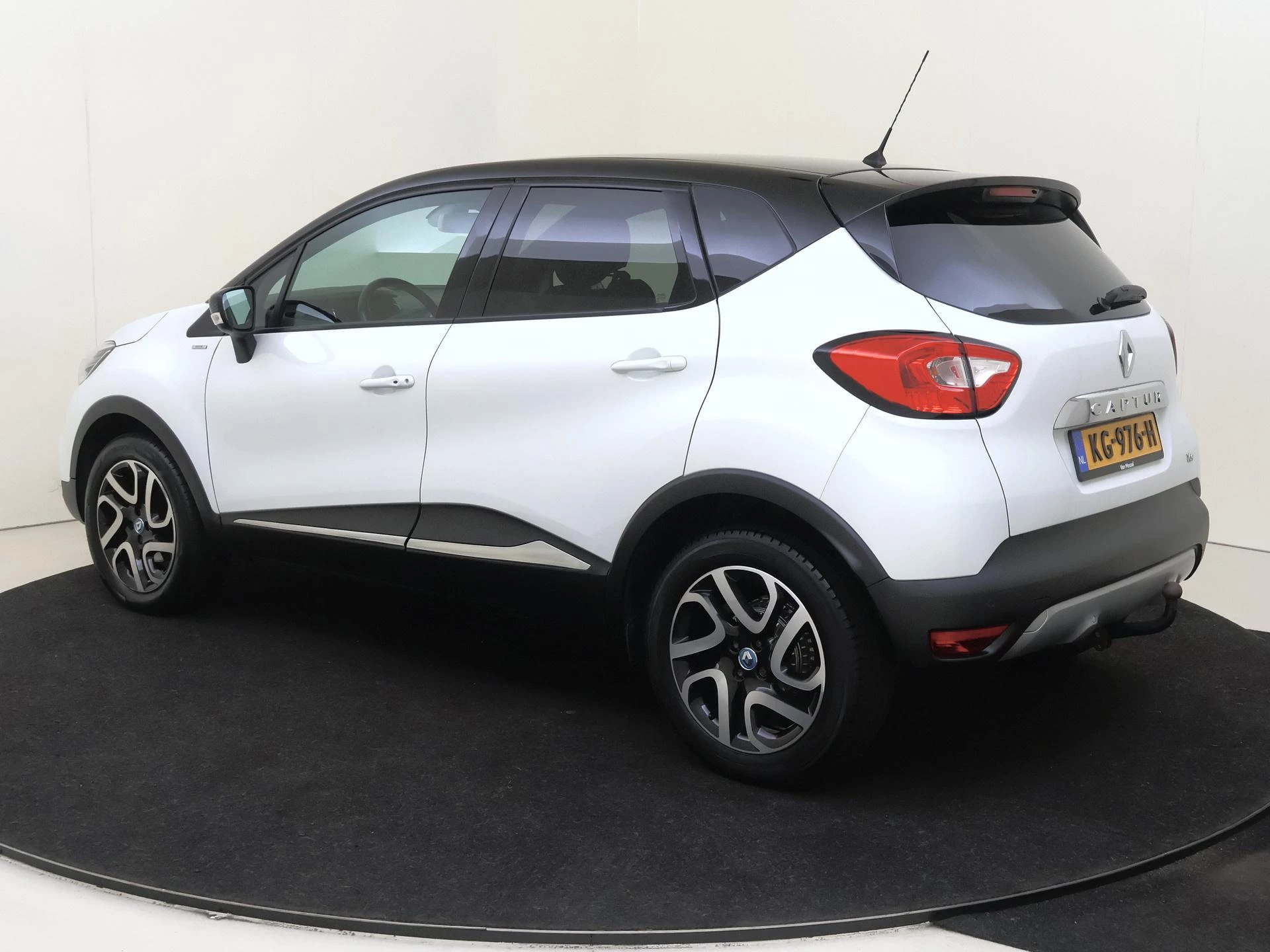 Renault-Captur-image-2