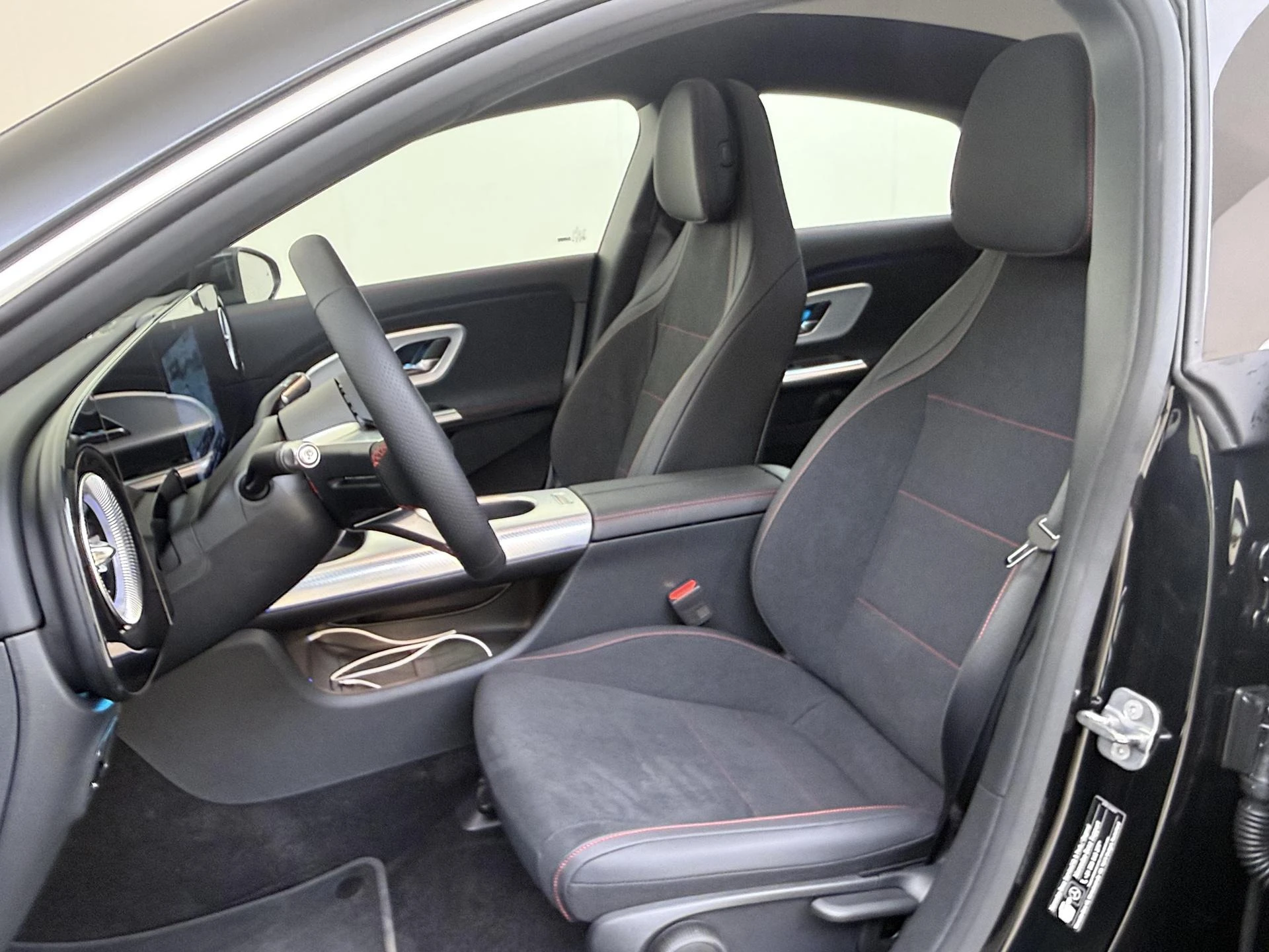 Mercedes-Benz-CLA-image-10