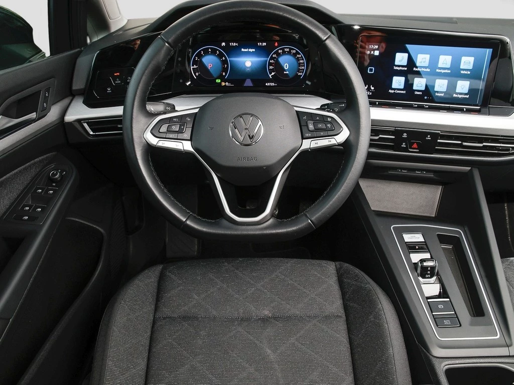 Volkswagen Golf VIII Variant 1,5 eTSI DSG Life,AHK,LED,ACC Lenkrad/Sitzheizung,Climatronic,App Connect
