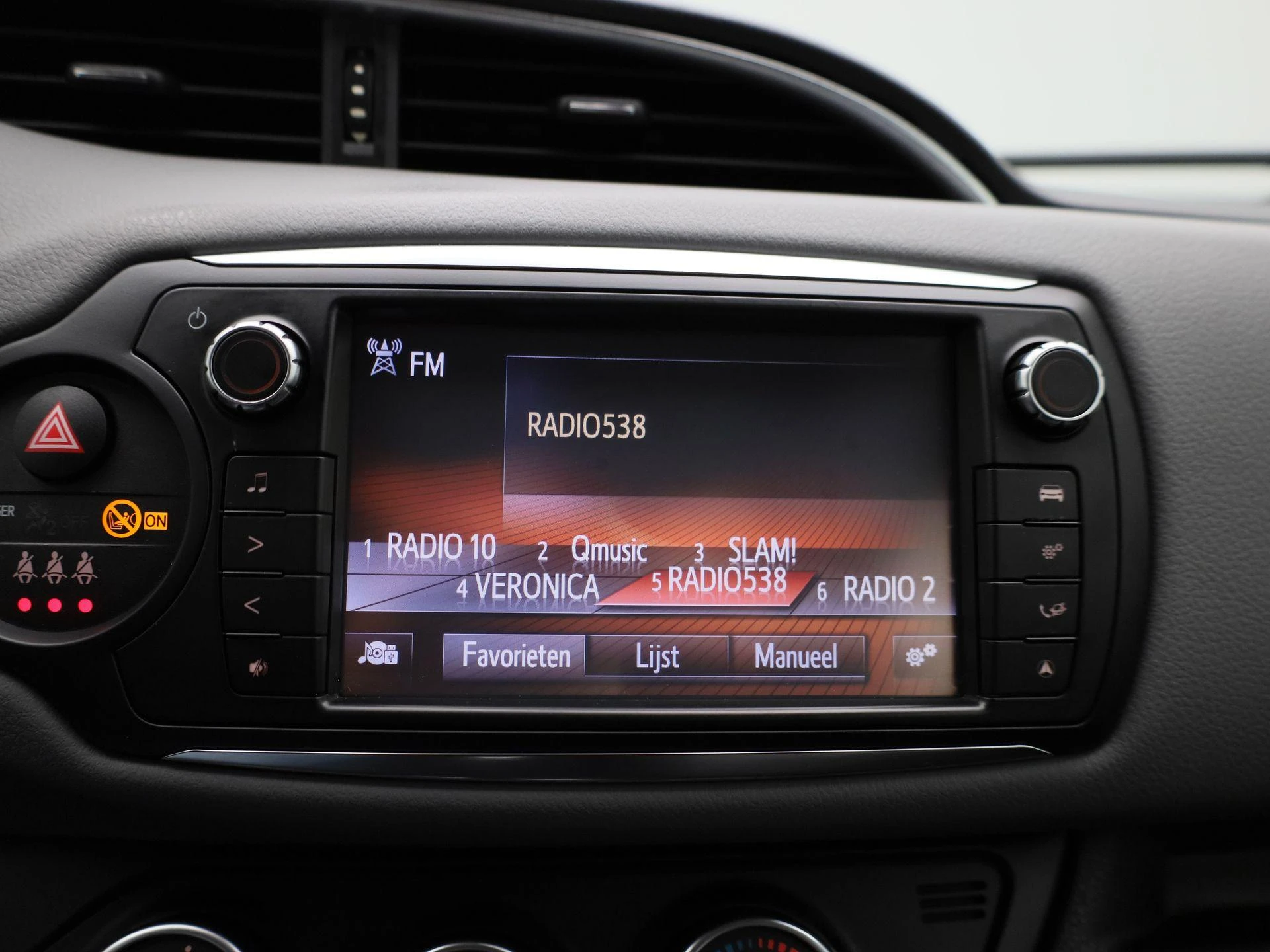 Toyota-Yaris-image-13