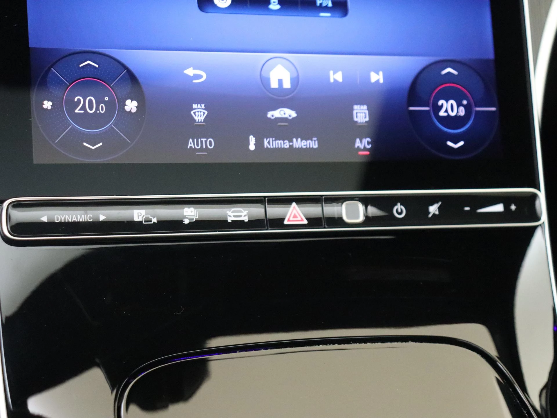 Mercedes-Benz-C-Klasse-image-22