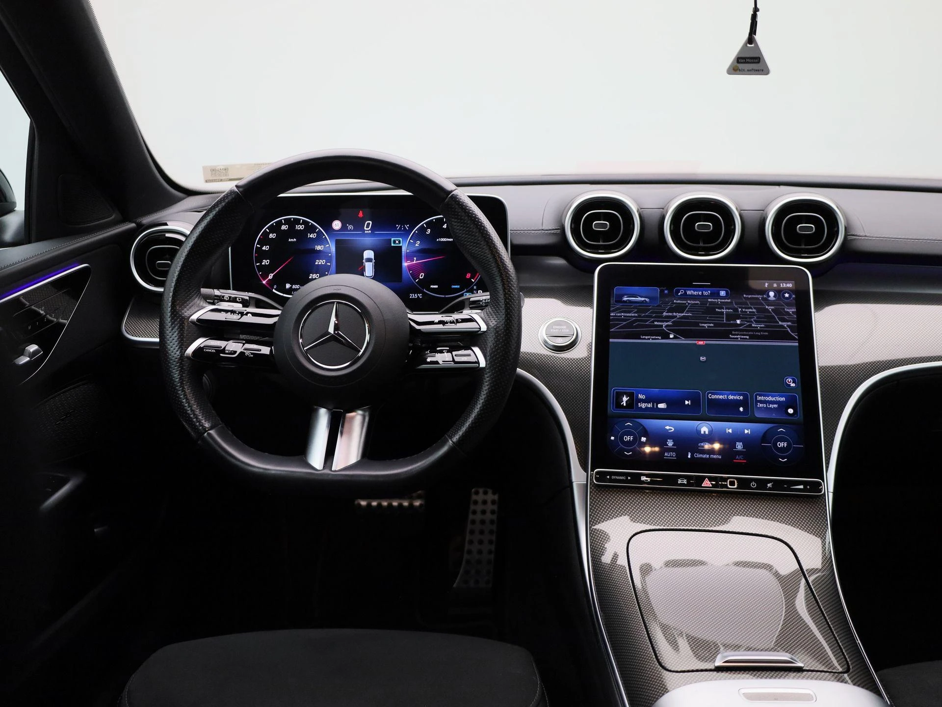 Mercedes-Benz-C-Klasse-image-6