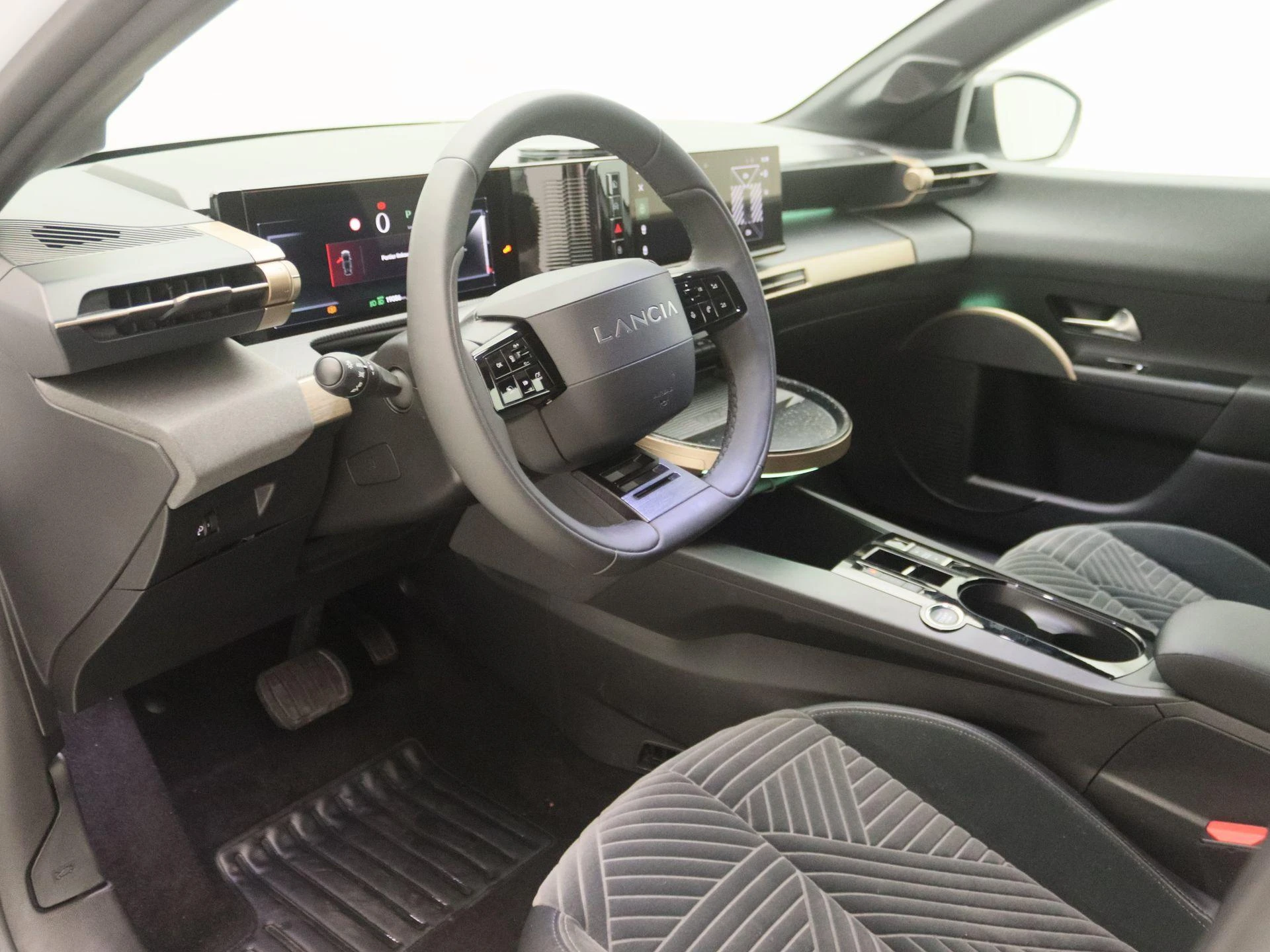Lancia-Ypsilon-image-18