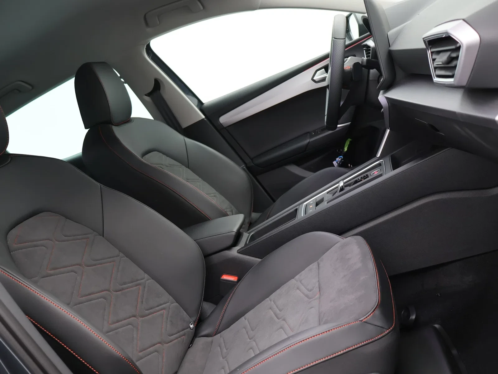 SEAT Leon Leon 5D FR 1.5TSI 150pk *AUTOMAAT*APP CONNECT*CAMERA*NAVI*MEMORY SEATS*HALF LEDER*...DEMO