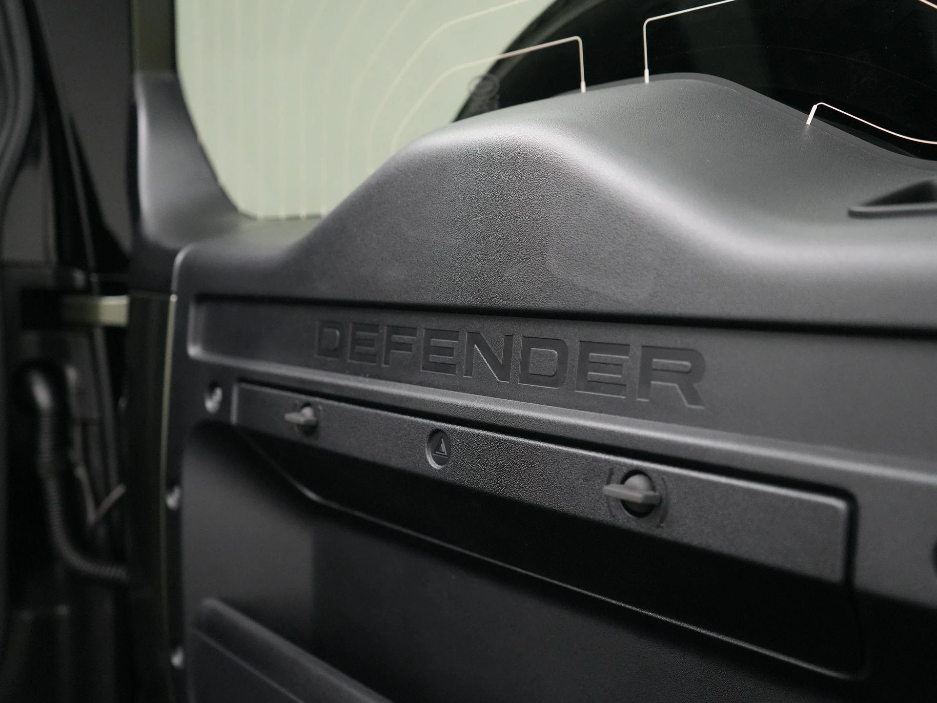 Land Rover-Defender-image-38