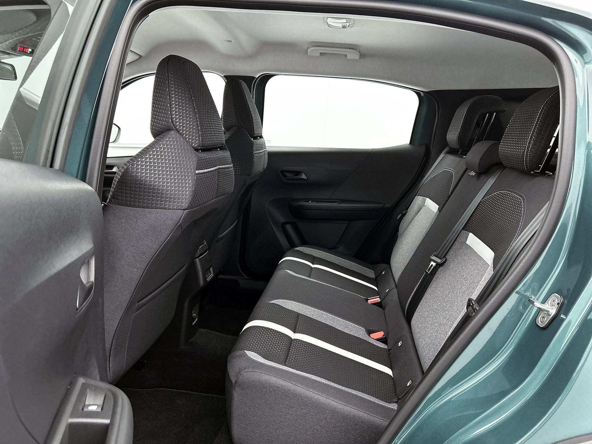 Opel-Frontera-image-10