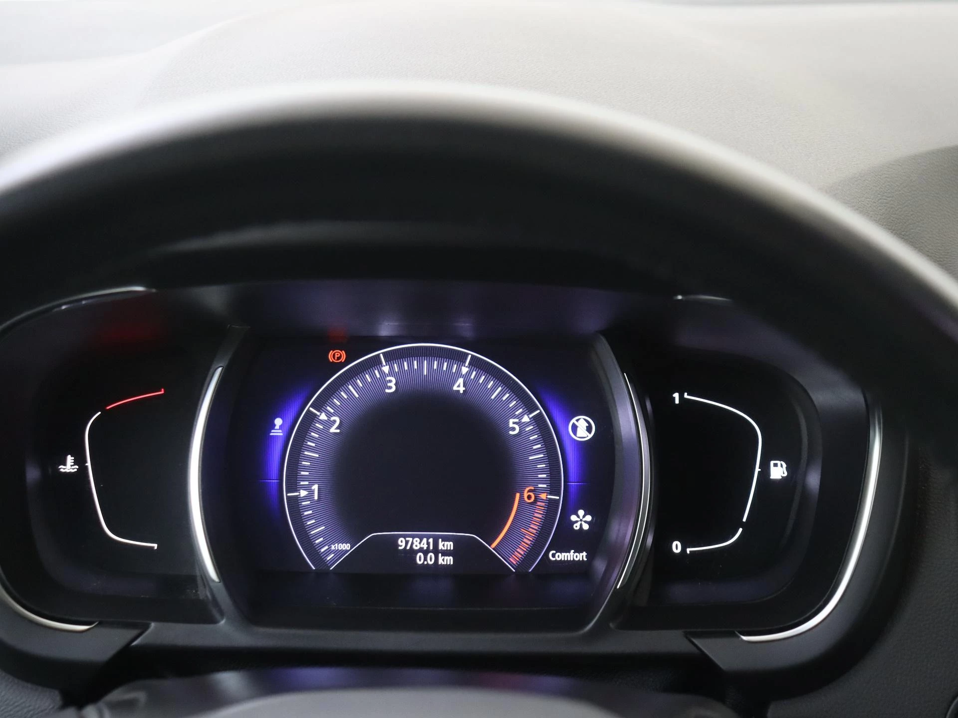 Renault-Scénic-image-14
