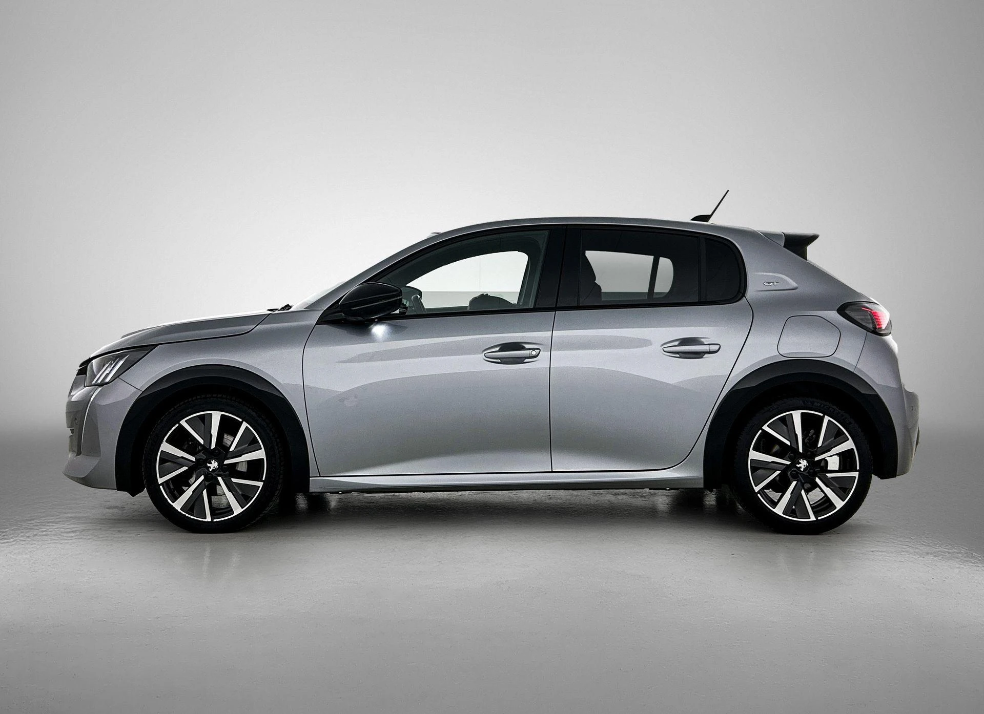 Peugeot-208-image-1