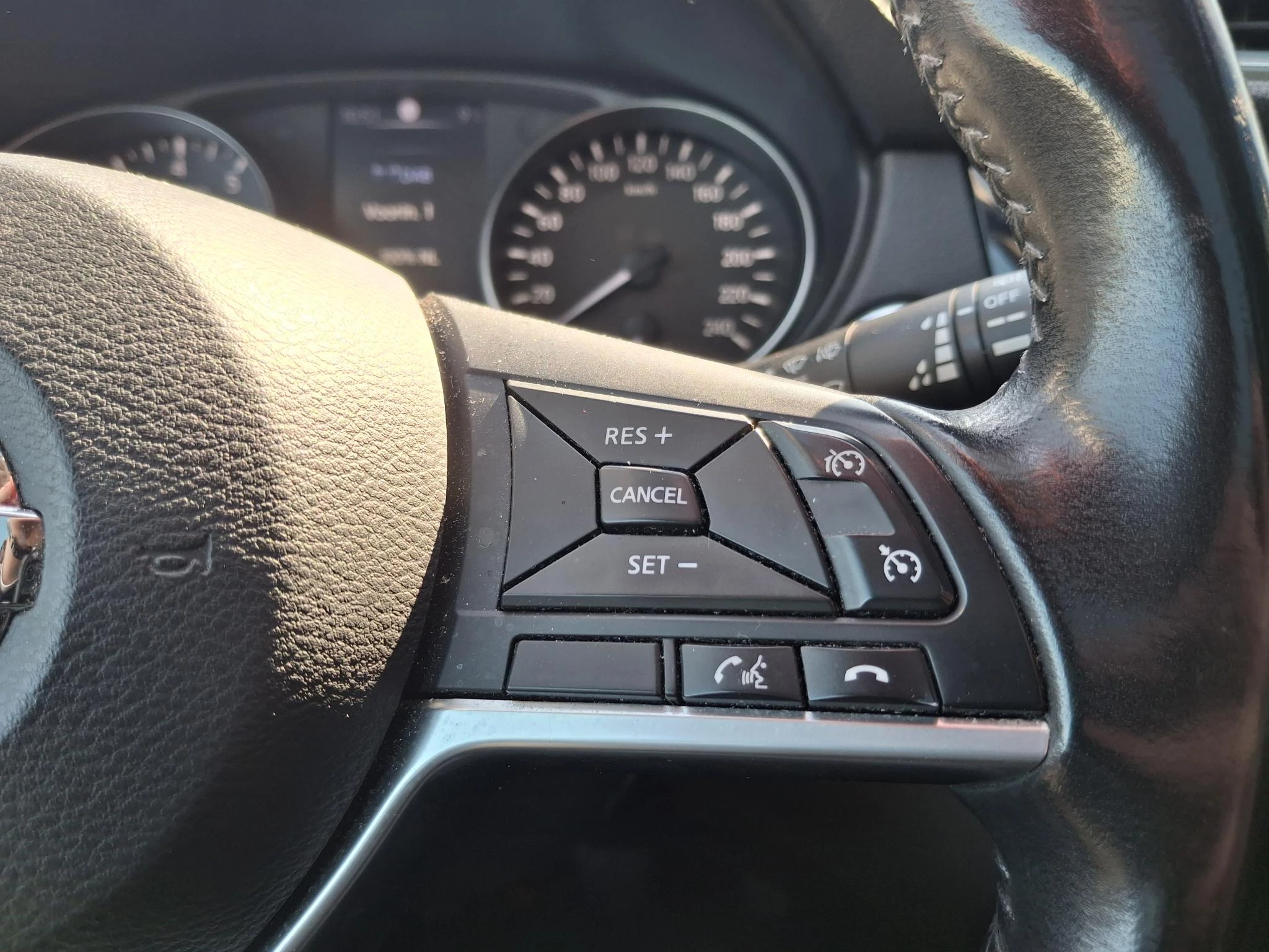 Nissan-QASHQAI-image-14