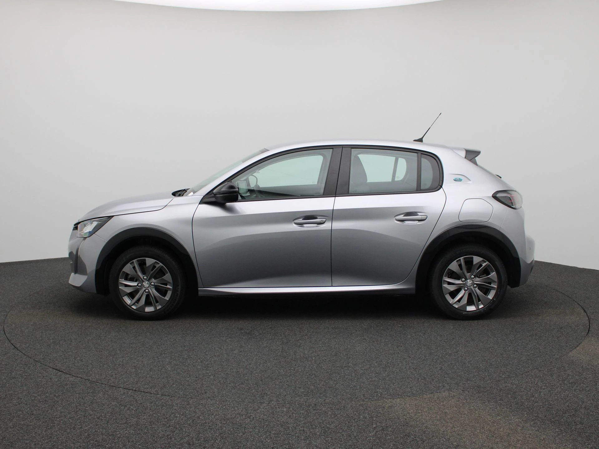 Peugeot-e-208-image-3